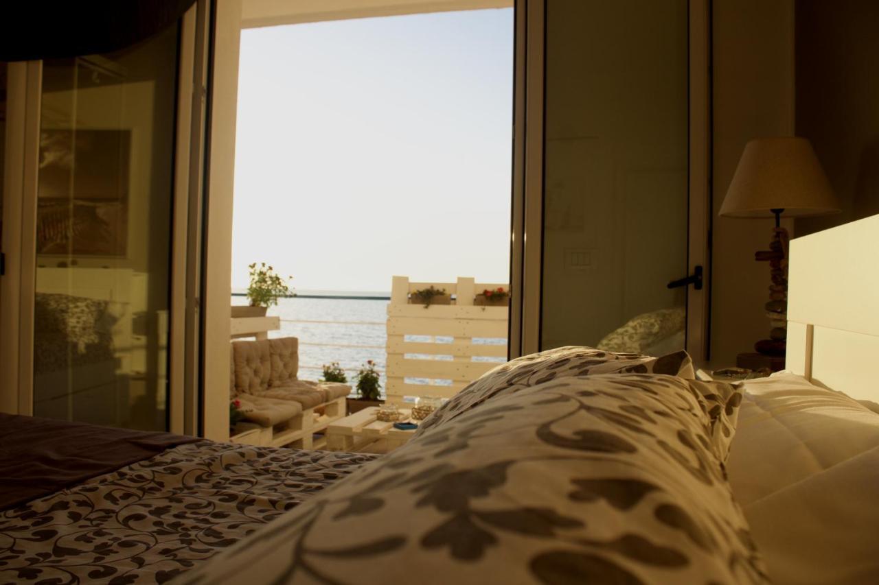 Sea View Life Hotel Карини Екстериор снимка