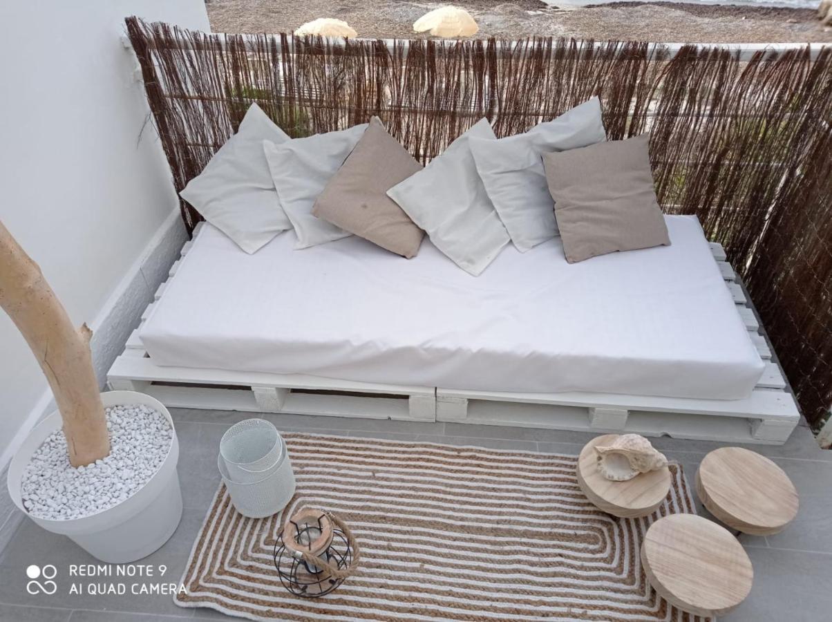Sea View Life Hotel Карини Екстериор снимка