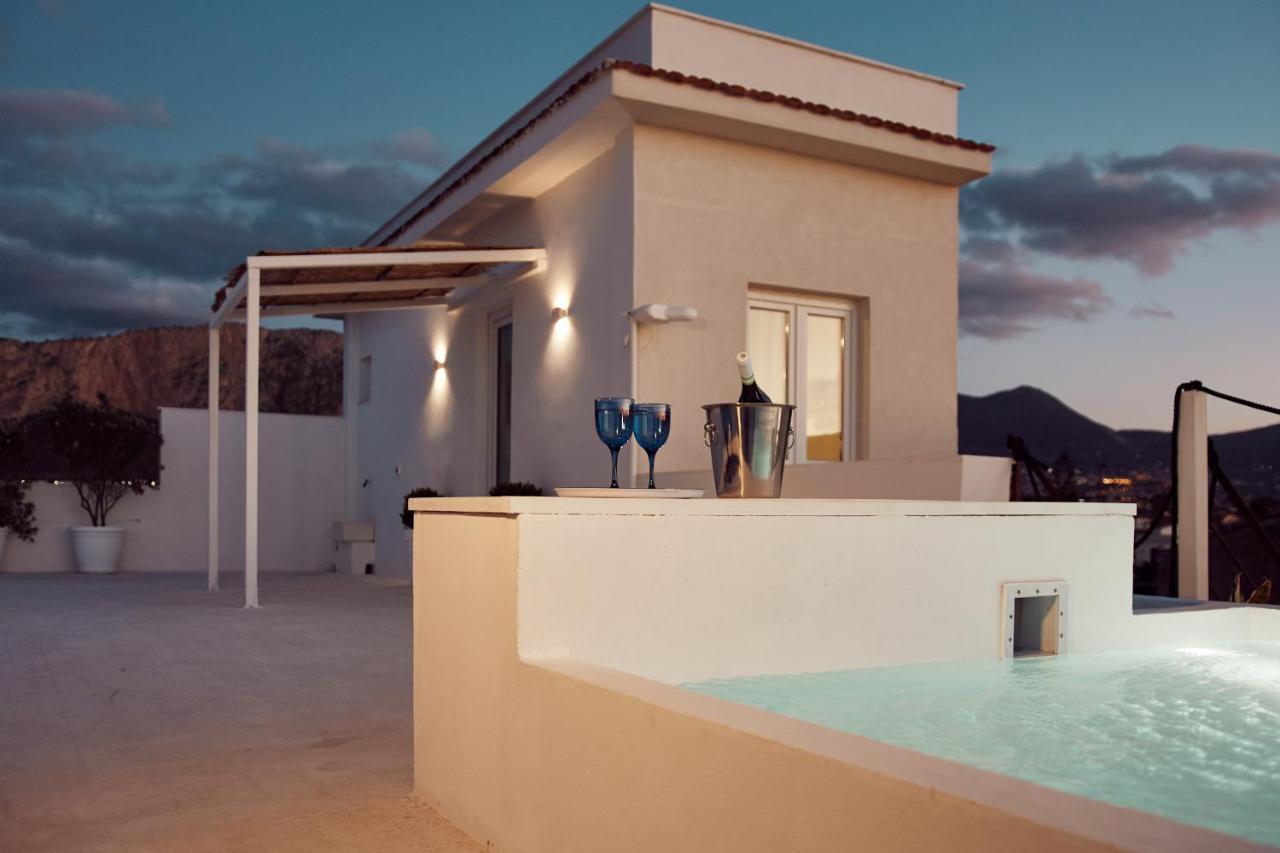 Sea View Life Hotel Карини Екстериор снимка