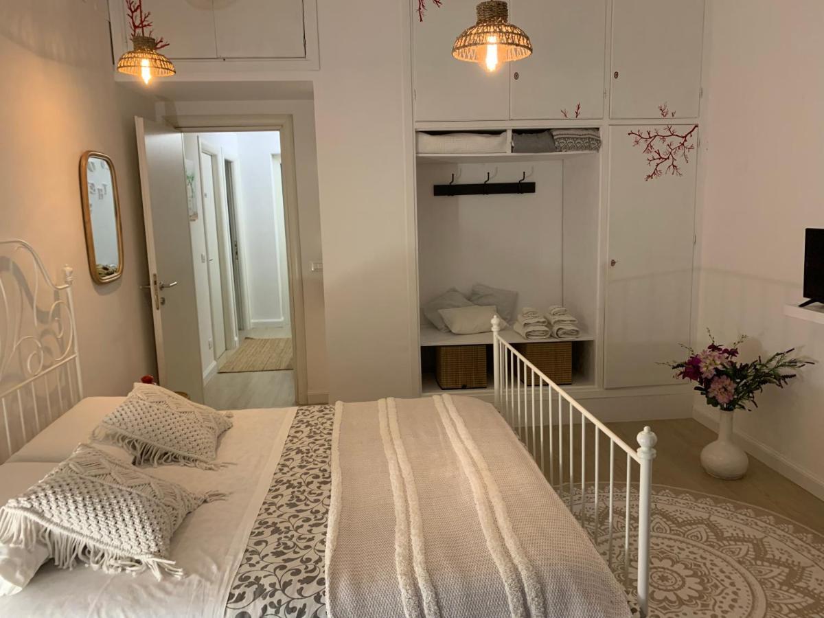 Sea View Life Hotel Карини Екстериор снимка