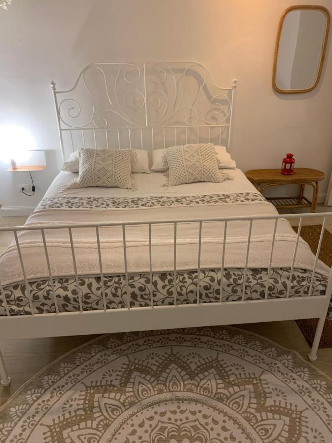 Sea View Life Hotel Карини Екстериор снимка