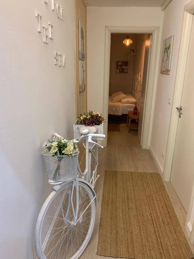 Sea View Life Hotel Карини Екстериор снимка