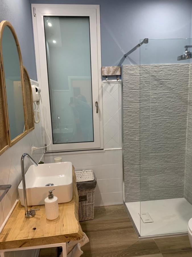 Sea View Life Hotel Карини Екстериор снимка