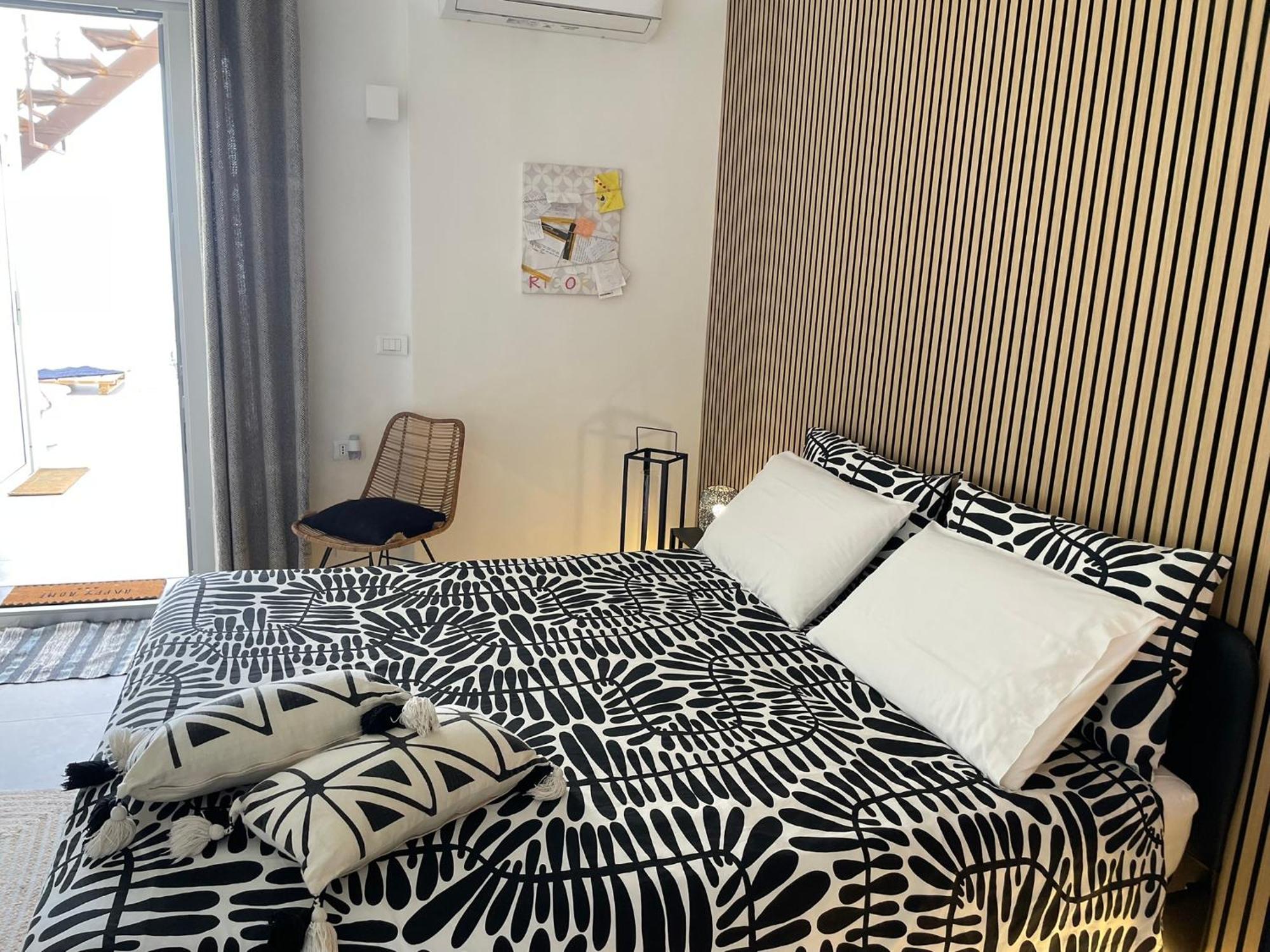 Sea View Life Hotel Карини Екстериор снимка